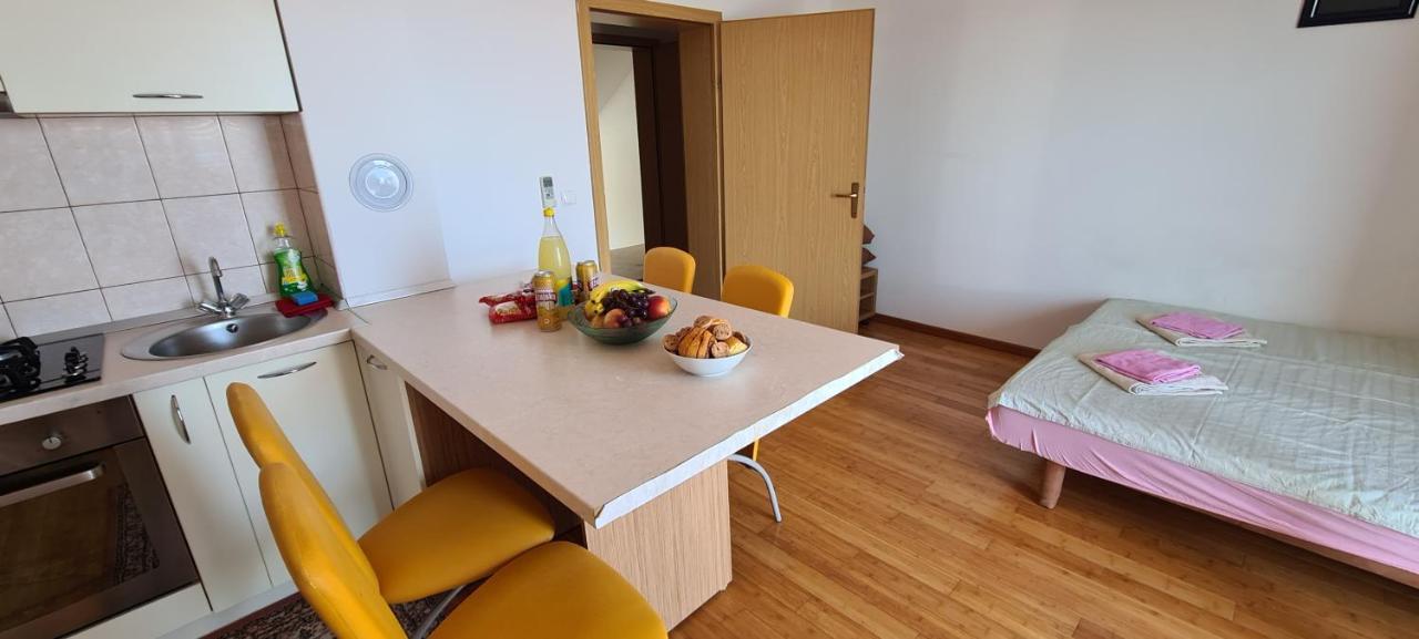 Apartmani Gizela Seget Donji Bagian luar foto