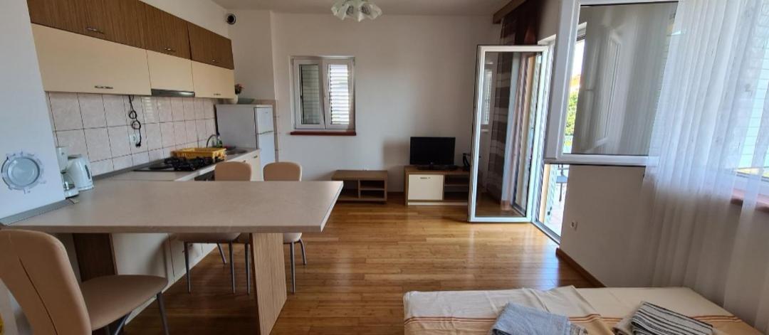 Apartmani Gizela Seget Donji Ruang foto