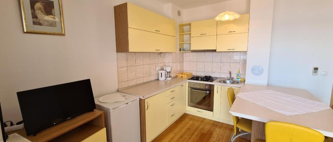 Apartmani Gizela Seget Donji Ruang foto