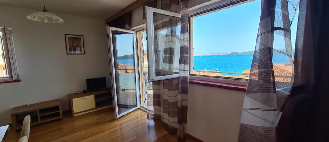 Apartmani Gizela Seget Donji Ruang foto